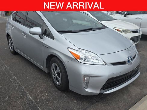 Used 2015 Toyota Prius Two FWD image 1