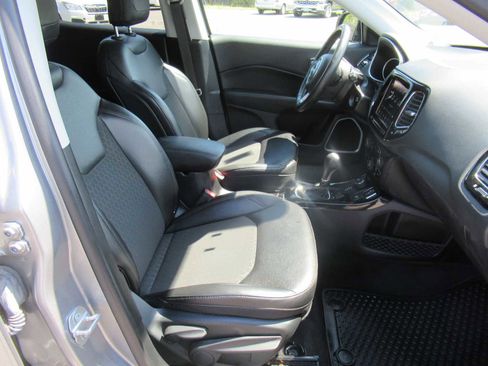 Used 2019 Jeep Compass Latitude AWD/4WD image 20