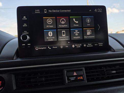 Used 2023 Honda Pilot Touring image 10