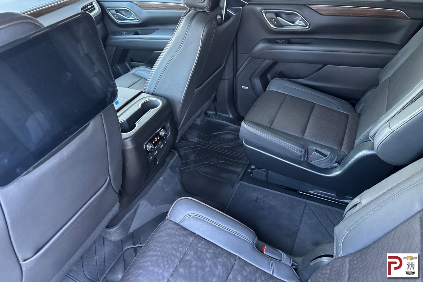 Used 2023 Chevrolet Suburban High Country AWD/4WD image 13