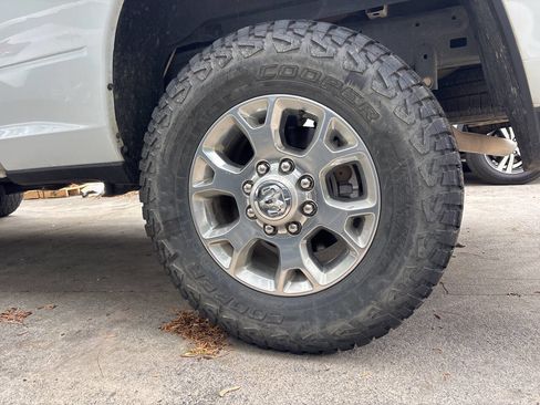 Used 2024 RAM 2500 Laramie AWD/4WD image 14