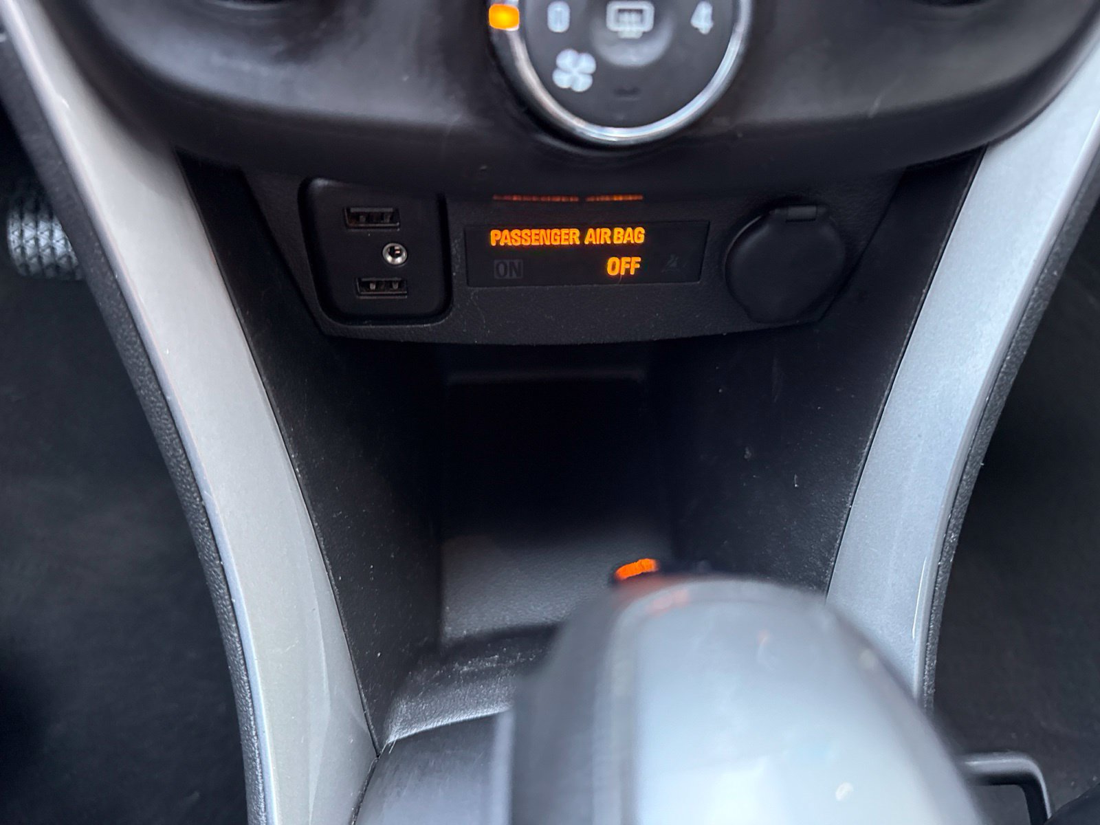 Used 2020 Chevrolet Trax LT w/ LT Convenience Package AWD/4WD image 24