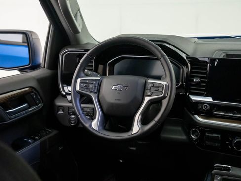 Used 2022 Chevrolet Silverado 1500 RST w/ Convenience Package II image 11