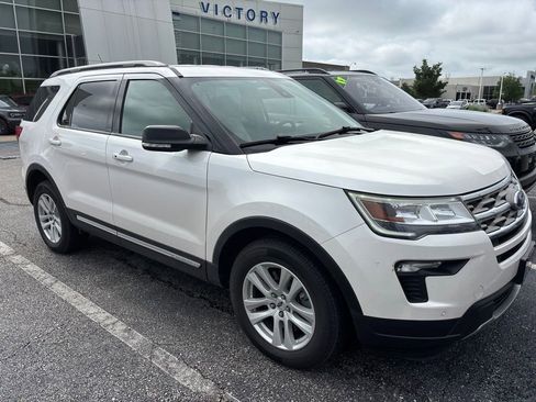 Used 2018 Ford Explorer XLT w/ Equipment Group 202A AWD/4WD image 1