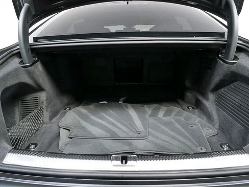 Used 2025 Audi S8 image 32