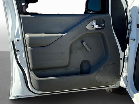 Used 2019 Nissan Frontier S image 16