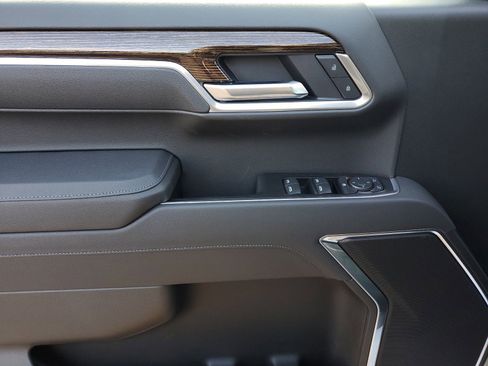 New 2025 GMC Sierra 1500 Elevation image 21