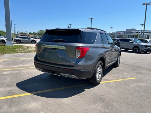 Certified 2021 Ford Explorer XLT w/ Equipment Group 202A AWD/4WD image 7
