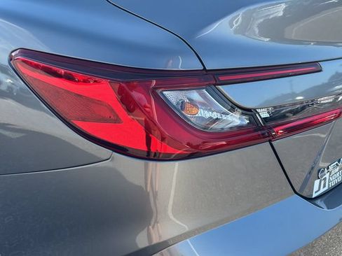 Used 2025 Toyota Camry SE FWD image 28