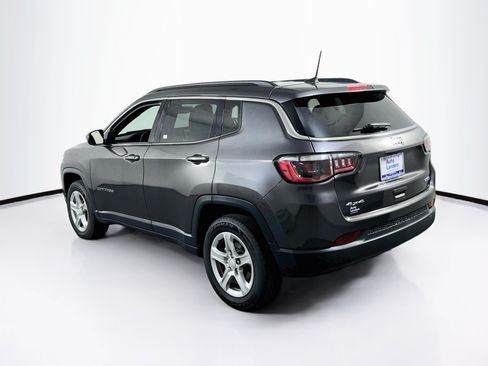 Used 2023 Jeep Compass Latitude w/ Convenience Group AWD/4WD image 7