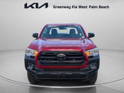 Used 2018 Toyota Tacoma SR image 4