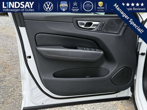 Used 2023 Volvo XC60 T8 Ultimate image 8