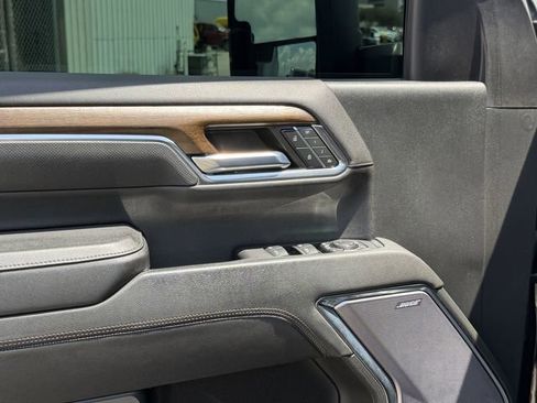 Used 2024 Chevrolet Silverado 2500 High Country w/ High Country Premium Package image 12