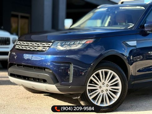 Used 2018 Land Rover Discovery HSE image 2