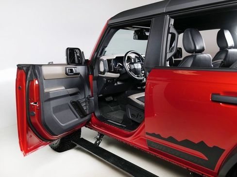 Used 2023 Ford Bronco Wildtrak AWD/4WD image 30