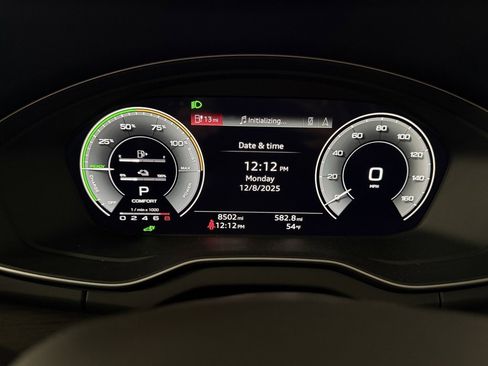 Used 2024 Audi Q5 e Premium Plus w/ Premium Plus Package image 10