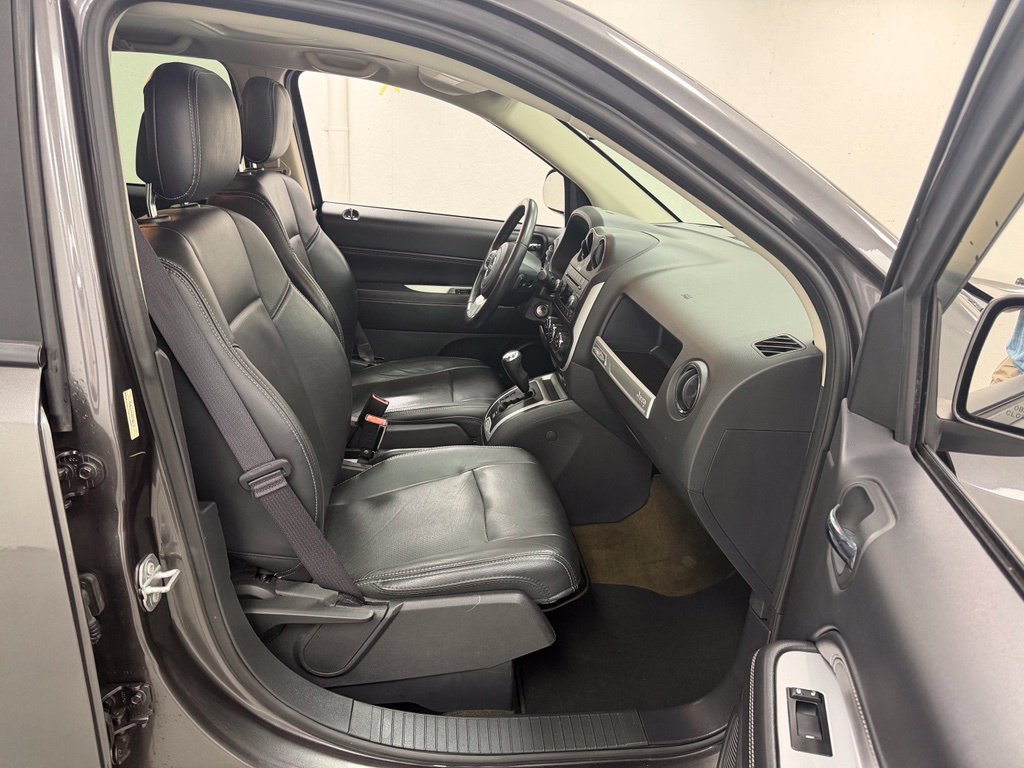 Used 2016 Jeep Compass High Altitude FWD image 10