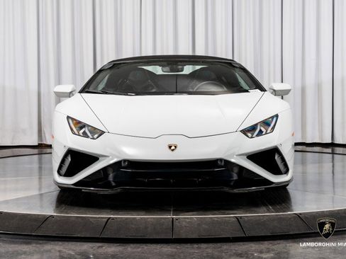 Used 2022 Lamborghini Huracan EVO image 3