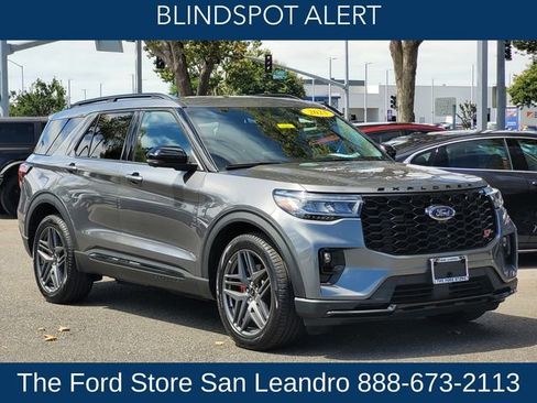Used 2025 Ford Explorer ST image 12