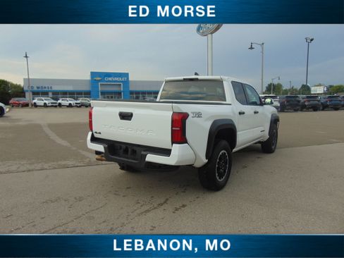 Used 2025 Toyota Tacoma Limited image 6