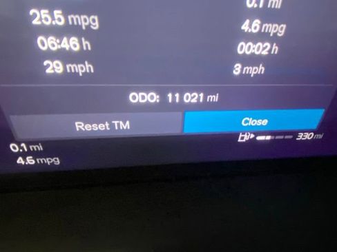 Certified 2025 Volvo XC60 B5 Plus AWD/4WD image 16