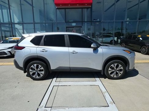 Used 2023 Nissan Rogue SV FWD image 3