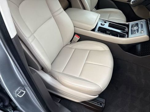 Used 2023 Lincoln Aviator AWD image 29