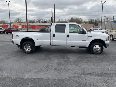 Used 2005 Ford F350 Lariat image 6