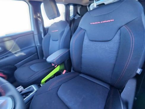 Used 2023 Jeep Renegade Trailhawk image 19