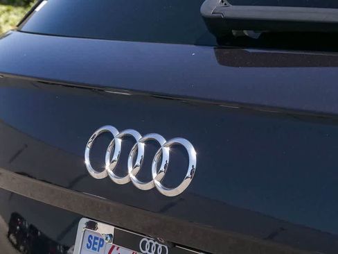 Used 2018 Audi Q5 2.0T Premium Plus w/ Premium Plus Package AWD/4WD image 12