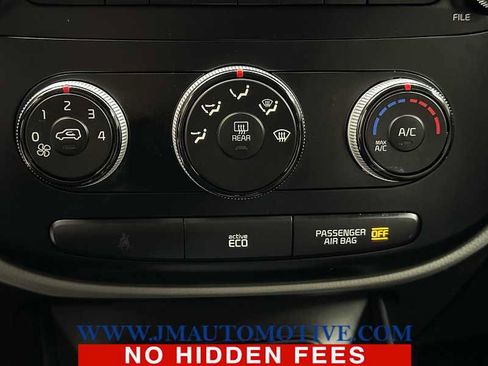 Used 2015 Kia Soul FWD image 30