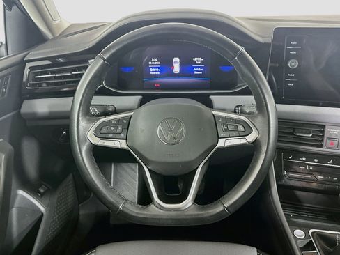 Used 2025 Volkswagen Jetta SE FWD image 18