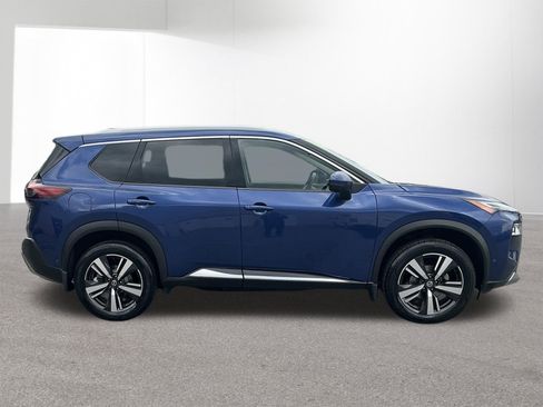 Used 2021 Nissan Rogue Platinum AWD/4WD image 2
