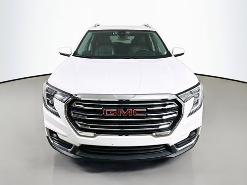 Used 2023 GMC Terrain SLT image 2