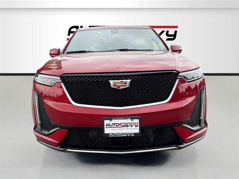Used 2024 Cadillac XT6 Sport w/ Technology Package image 2