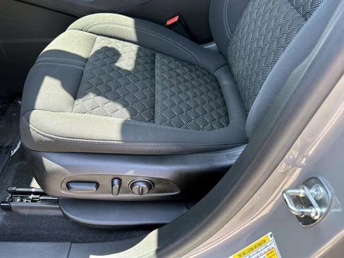 Used 2021 Chevrolet Blazer LT FWD image 18