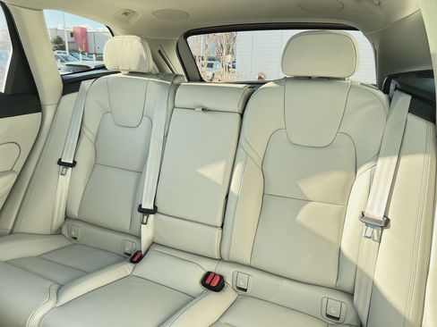 New 2026 Volvo XC60 B5 Ultra w/ Protection Package Premier image 24