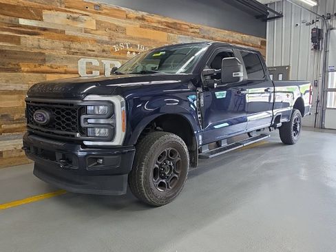 Used 2023 Ford F250 XL w/ STX Appearance Package AWD/4WD image 2