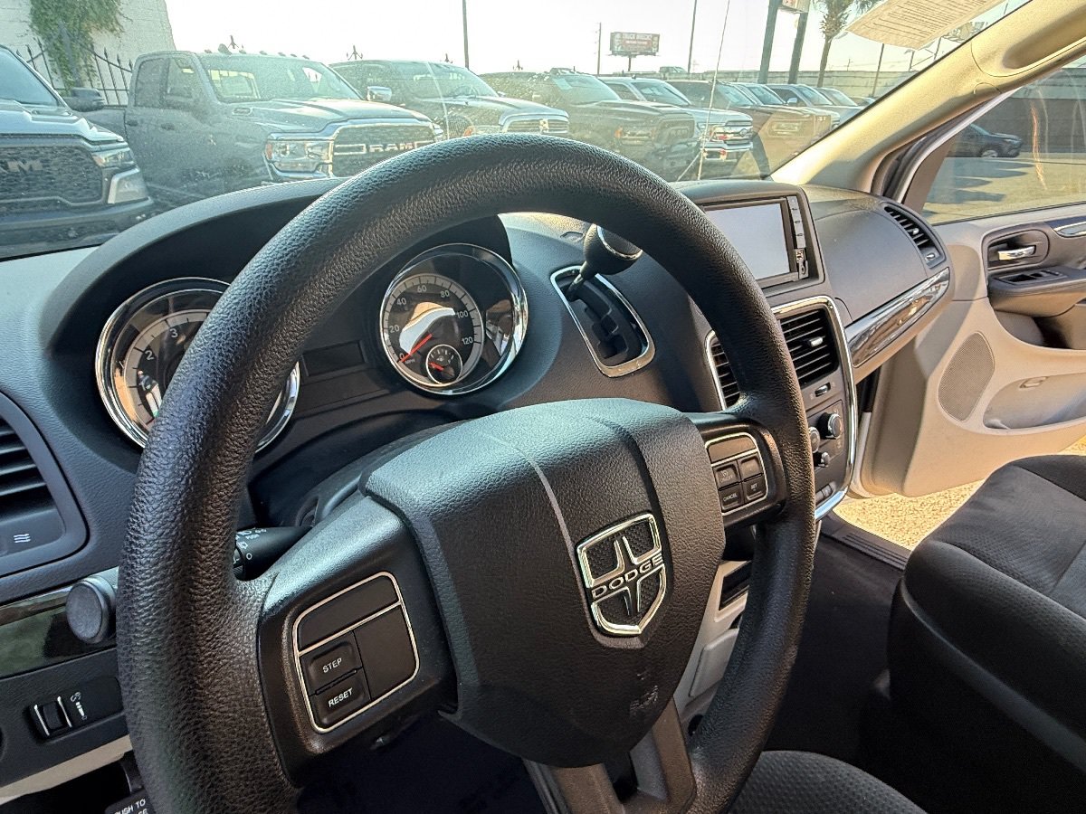 Used 2017 Dodge Grand Caravan SE w/ Power Window Group FWD image 23