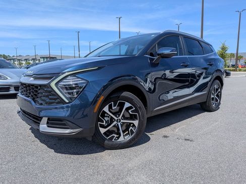 Used 2025 Kia Sportage EX AWD/4WD image 1