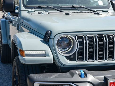 Used 2024 Jeep Wrangler Sahara w/ Technology Group image 4