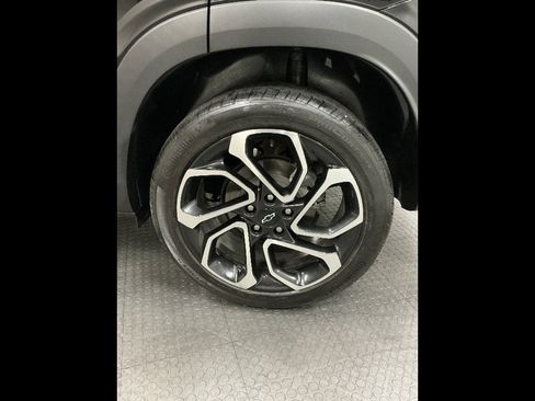 Used 2024 Chevrolet Trax RS FWD image 37