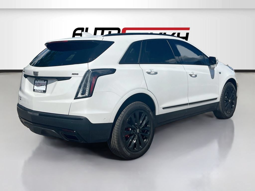 Used 2026 Cadillac XT5 Sportv w/ LPO, Onyx Lite Package AWD/4WD image 7