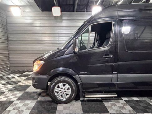 Used 2016 Mercedes-Benz Sprinter 2500 image 34