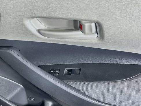 Used 2025 Toyota Corolla LE FWD image 32