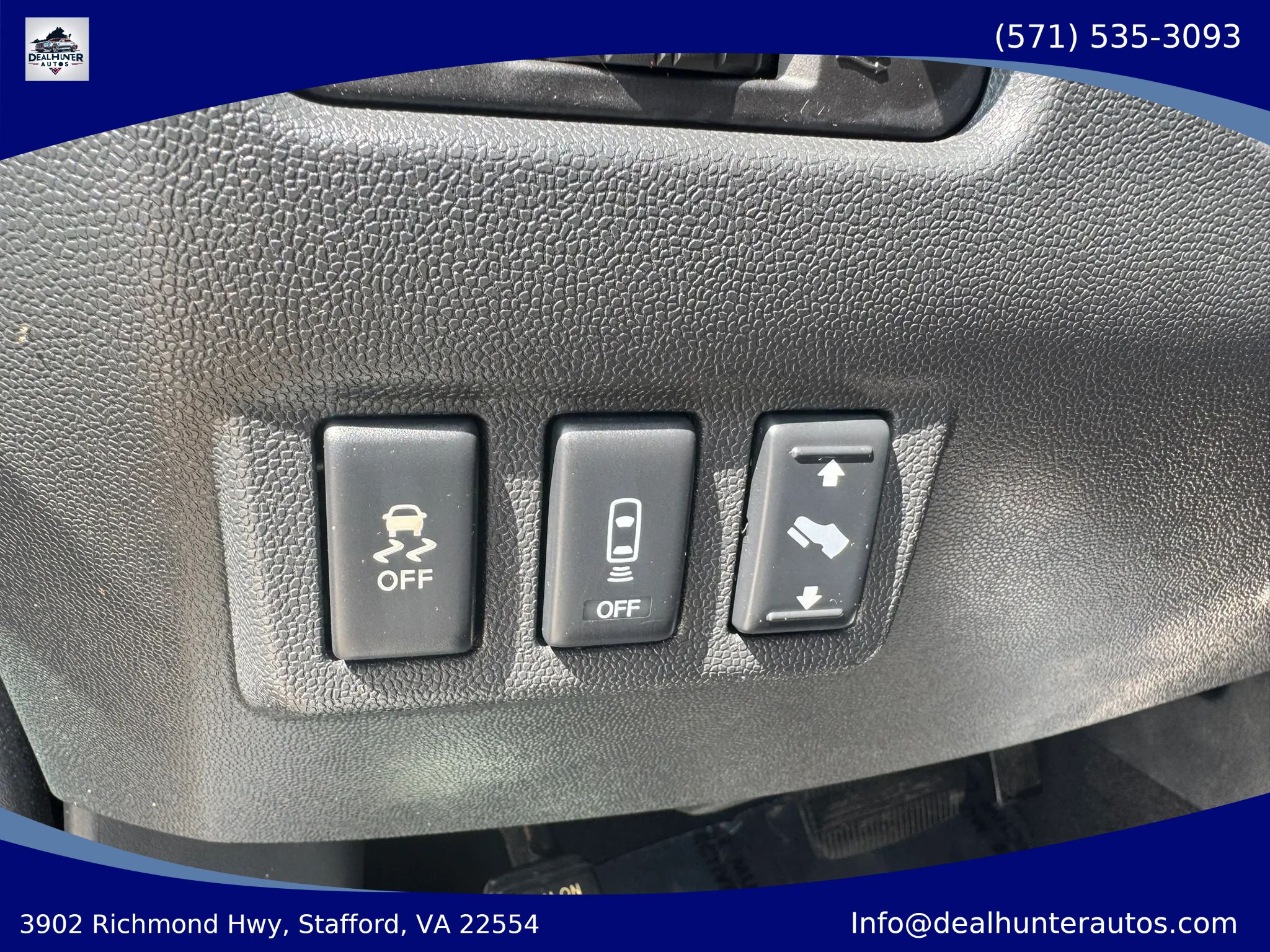 Used 2014 Nissan Titan SL w/ SL Moonroof Package AWD/4WD image 21