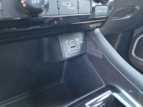 Used 2024 Jeep Compass Latitude AWD/4WD image 24