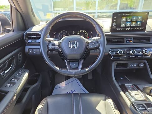Used 2024 Honda Pilot TrailSport image 20