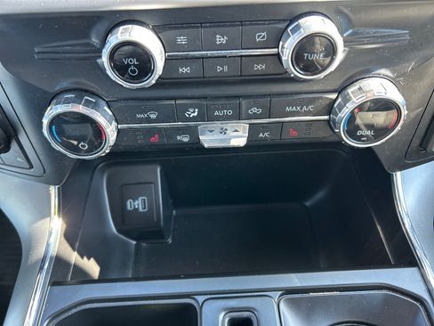 Certified 2021 Ford F150 XLT w/ Equipment Group 302A High image 27