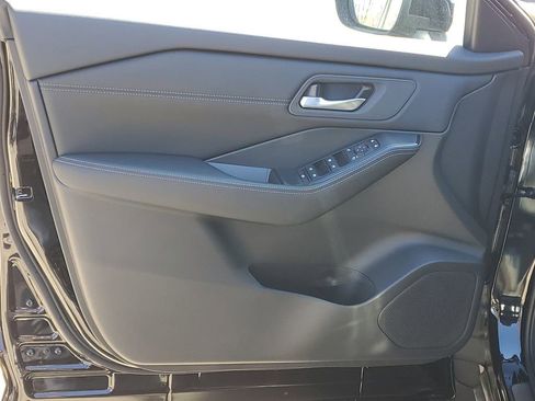 New 2026 Nissan Rogue SV AWD/4WD image 9